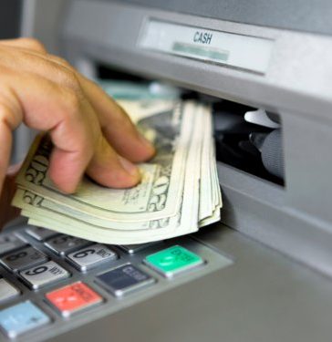 Mudah, Ini 4 Cara Mengambil Uang Di ATM